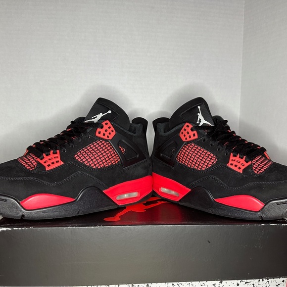 Jordan 4 Retro Red Thunder Size 8.5M Pre-loved - Picture 3 of 7